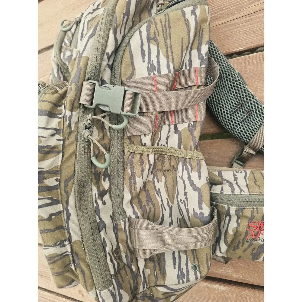 Sports Afield Hunting Day Pack With Mossy Oak Bottomland Camo - Hunting Backpack